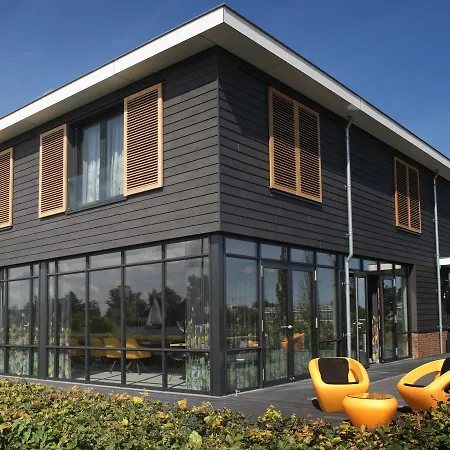 לינה וארוחת בוקר Als Het Golft 4*