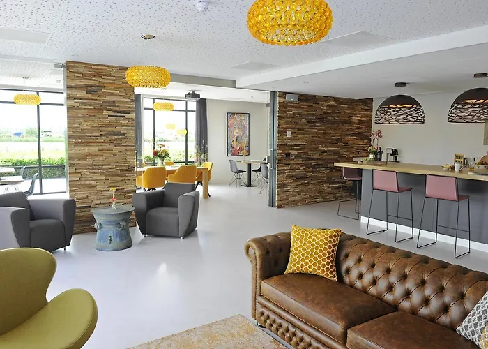 לינה וארוחת בוקר Als Het Golft 4*